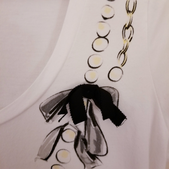 Ann Taylor Bow Graphic White Tee - Picture 4 of 8